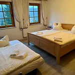 Raststueb'l Bed & Breakfast