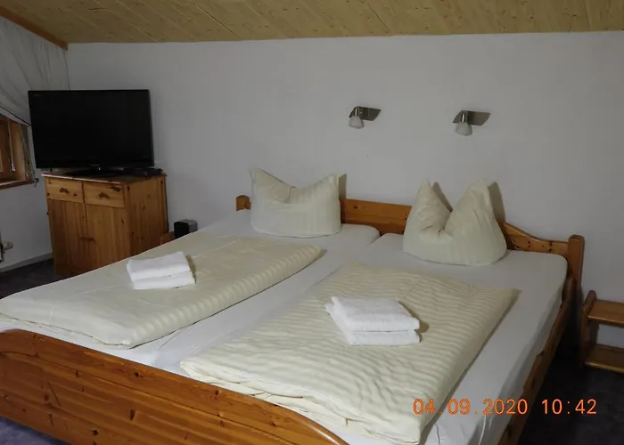 Raststueb'l Bed & Breakfast 3*